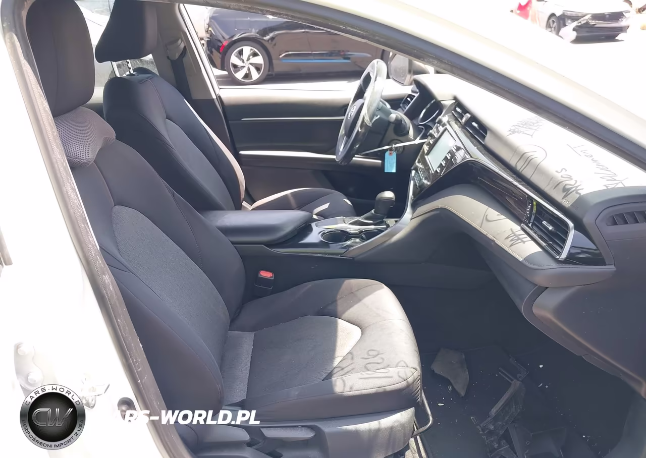 2019 Toyota Camry Le VIN:4T1B11HK8KU807536 - 5