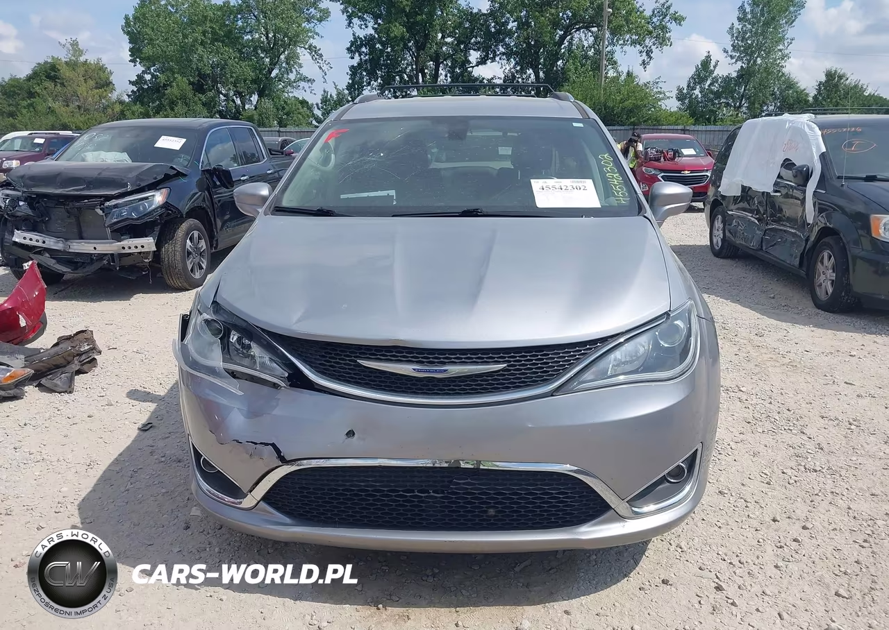 2020 Chrysler Pacifica Touring L VIN:2C4RC1BG3LR127978 - 12