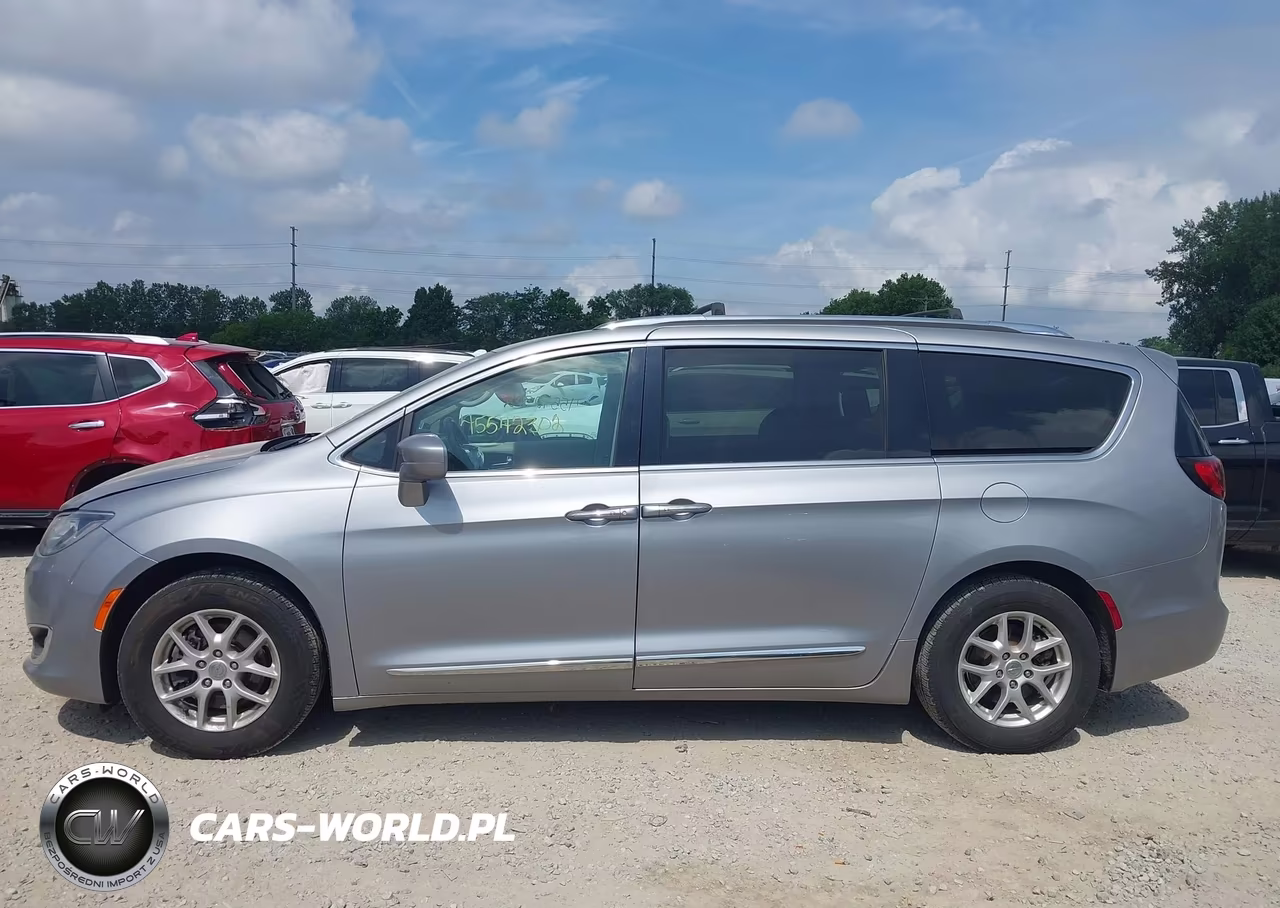 2020 Chrysler Pacifica Touring L VIN:2C4RC1BG3LR127978 - 14
