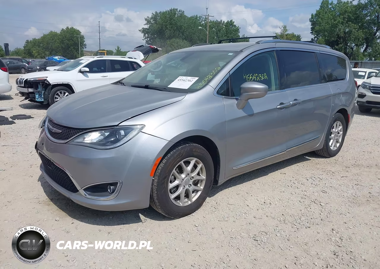 2020 Chrysler Pacifica Touring L VIN:2C4RC1BG3LR127978 - 2