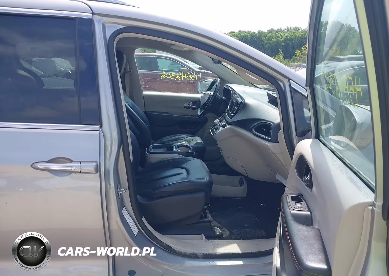 2020 Chrysler Pacifica Touring L VIN:2C4RC1BG3LR127978 - 5
