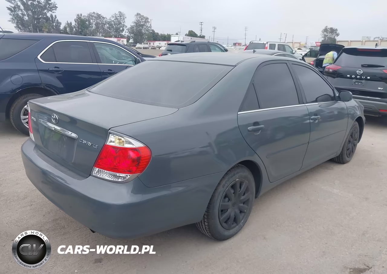 2005 Toyota Camry Le VIN:4T1BE32K45U990737 - 4
