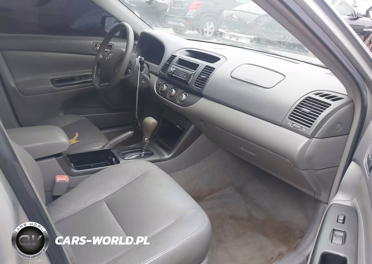 2005 Toyota Camry Le VIN:4T1BE32K45U990737 - 5