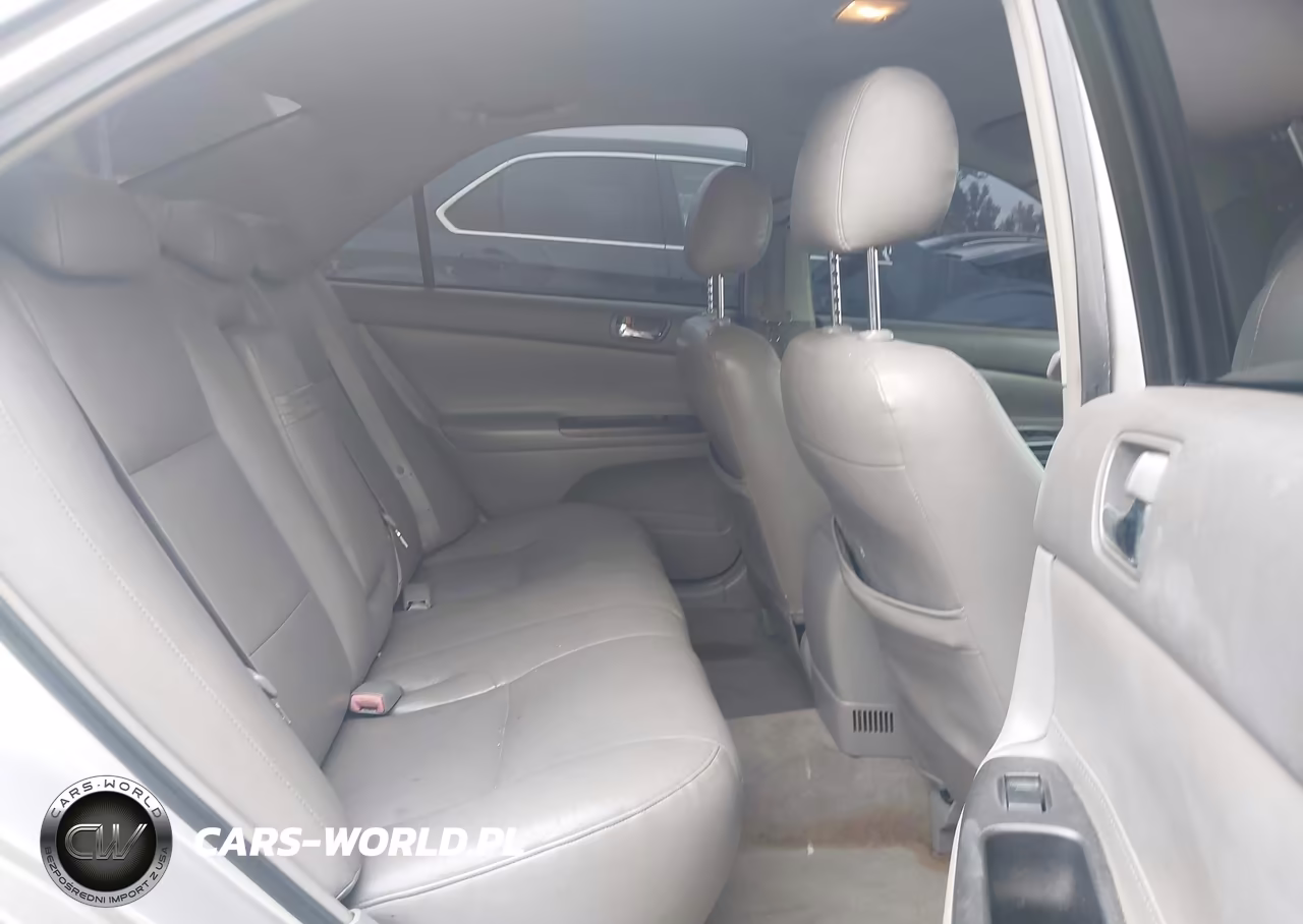 2005 Toyota Camry Le VIN:4T1BE32K45U990737 - 8