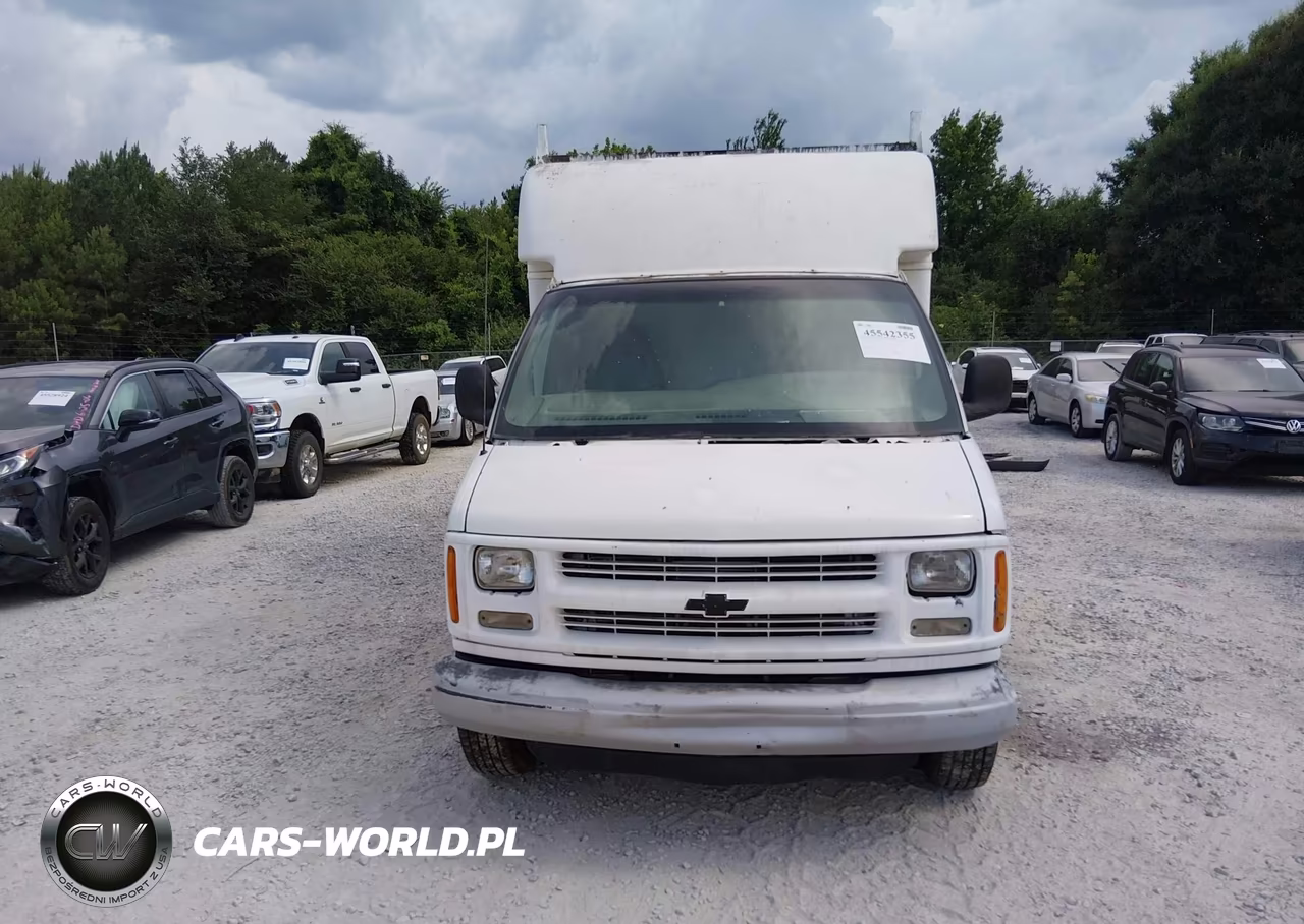 2000 Chevrolet Express Comm Cutaway VIN:1GBHG31R0Y1217779 - 12