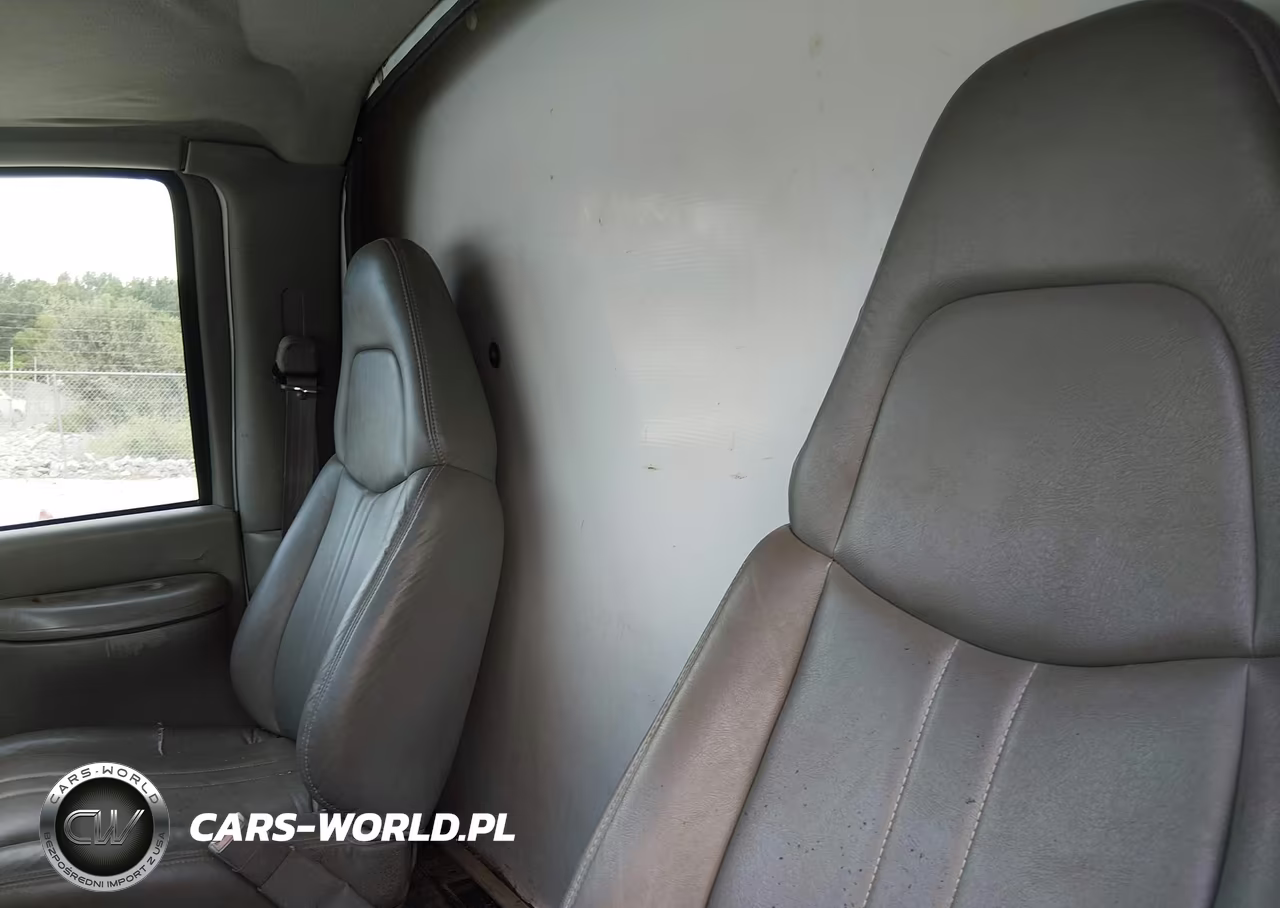 2000 Chevrolet Express Comm Cutaway VIN:1GBHG31R0Y1217779 - 6