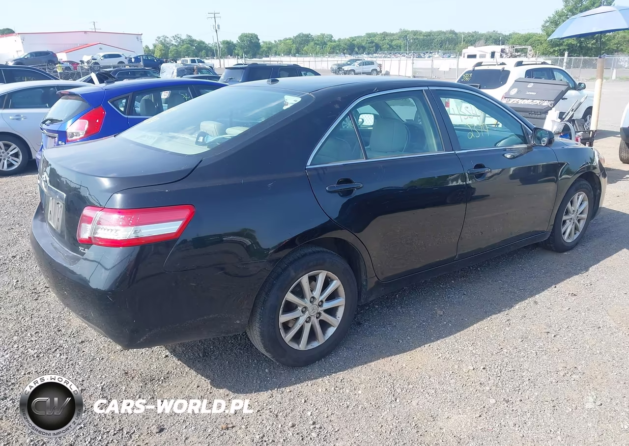 2011 Toyota Camry Xle VIN:4T1BF3EK0BU158526 - 4