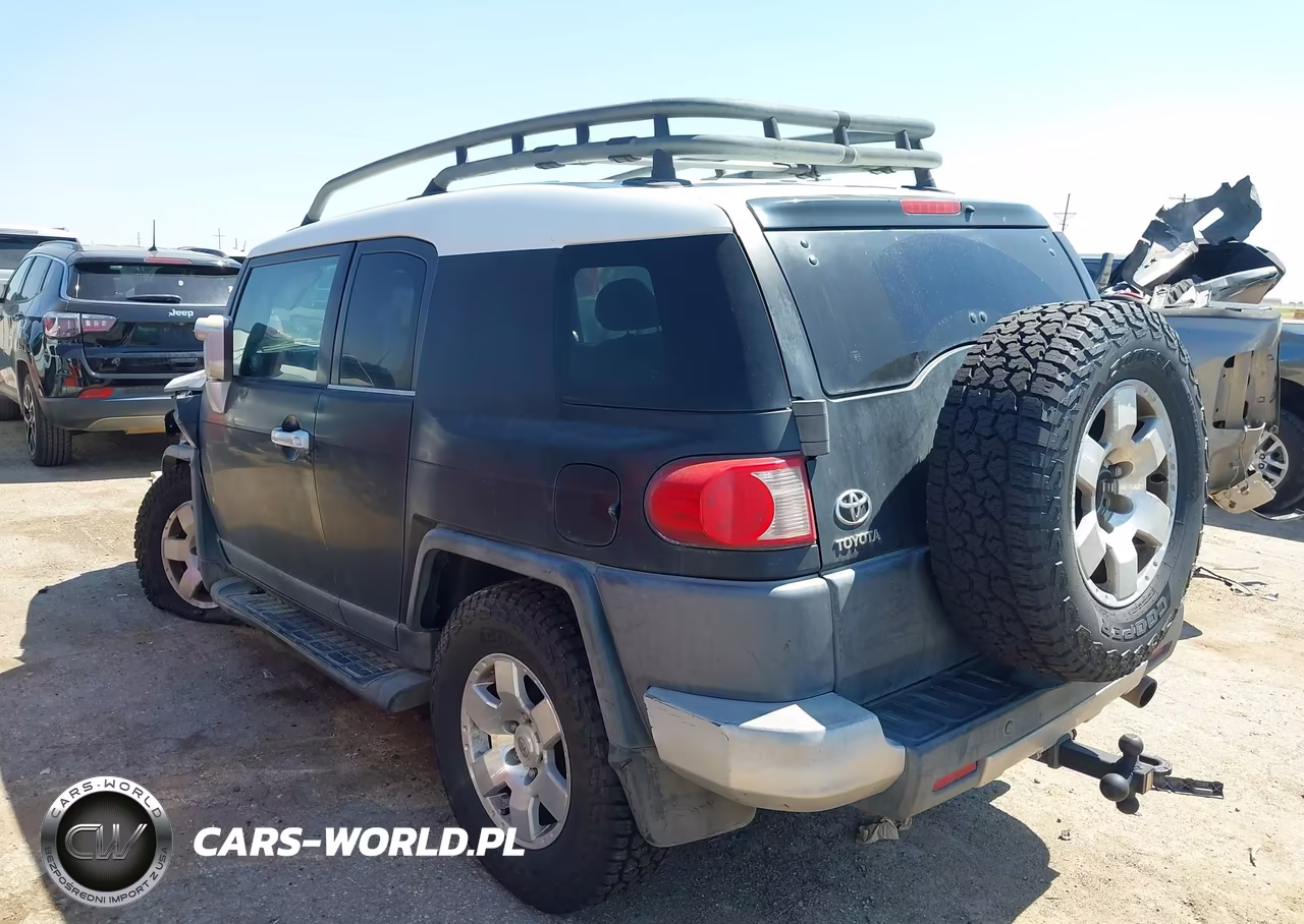 2007 Toyota Fj Cruiser VIN:JTEZU11F270006215 - 3
