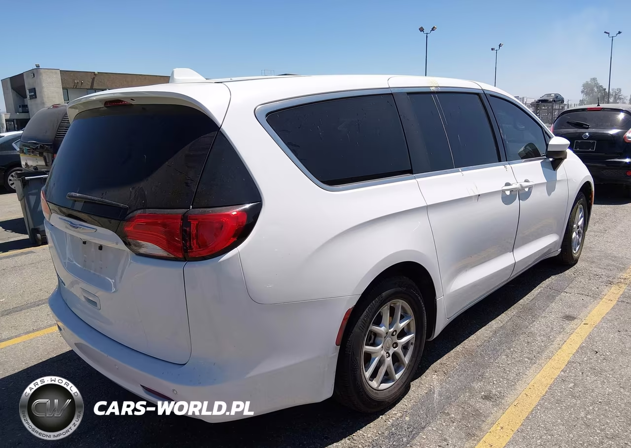 2019 Chrysler Pacifica Lx VIN:2C4RC1CG0KR555021 - 4