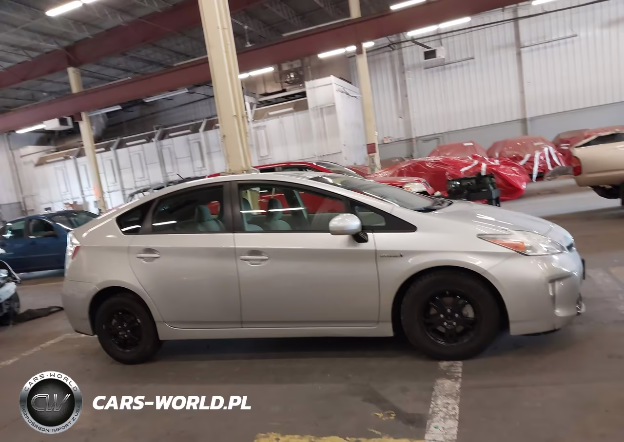 2013 Toyota Prius Two VIN:JTDKN3DU0D5545648 - 13