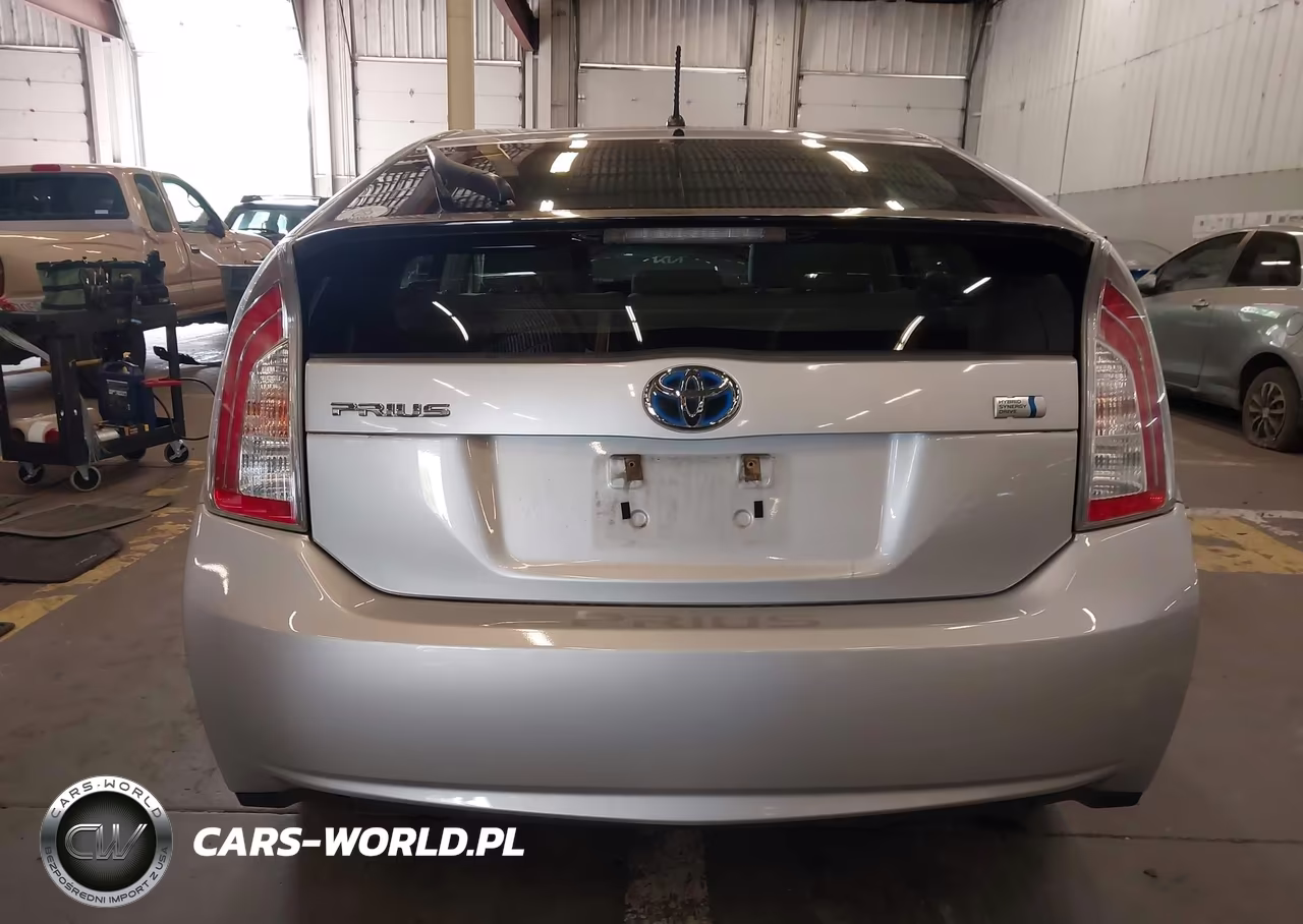 2013 Toyota Prius Two VIN:JTDKN3DU0D5545648 - 16