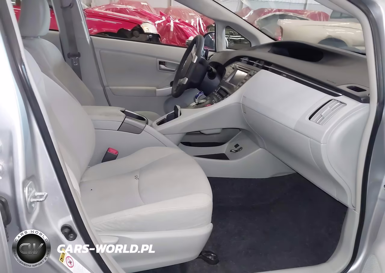 2013 Toyota Prius Two VIN:JTDKN3DU0D5545648 - 5