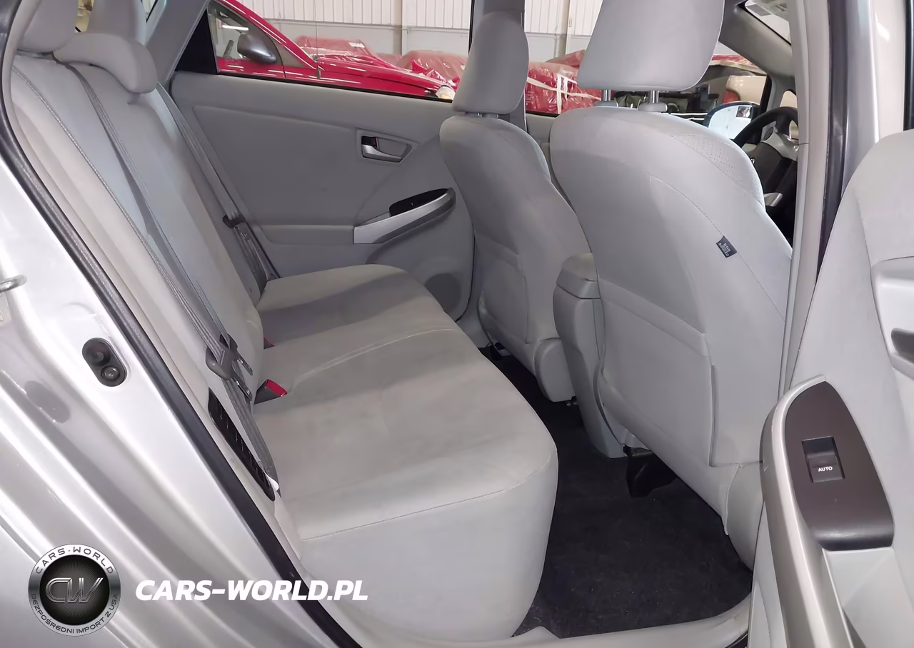 2013 Toyota Prius Two VIN:JTDKN3DU0D5545648 - 8
