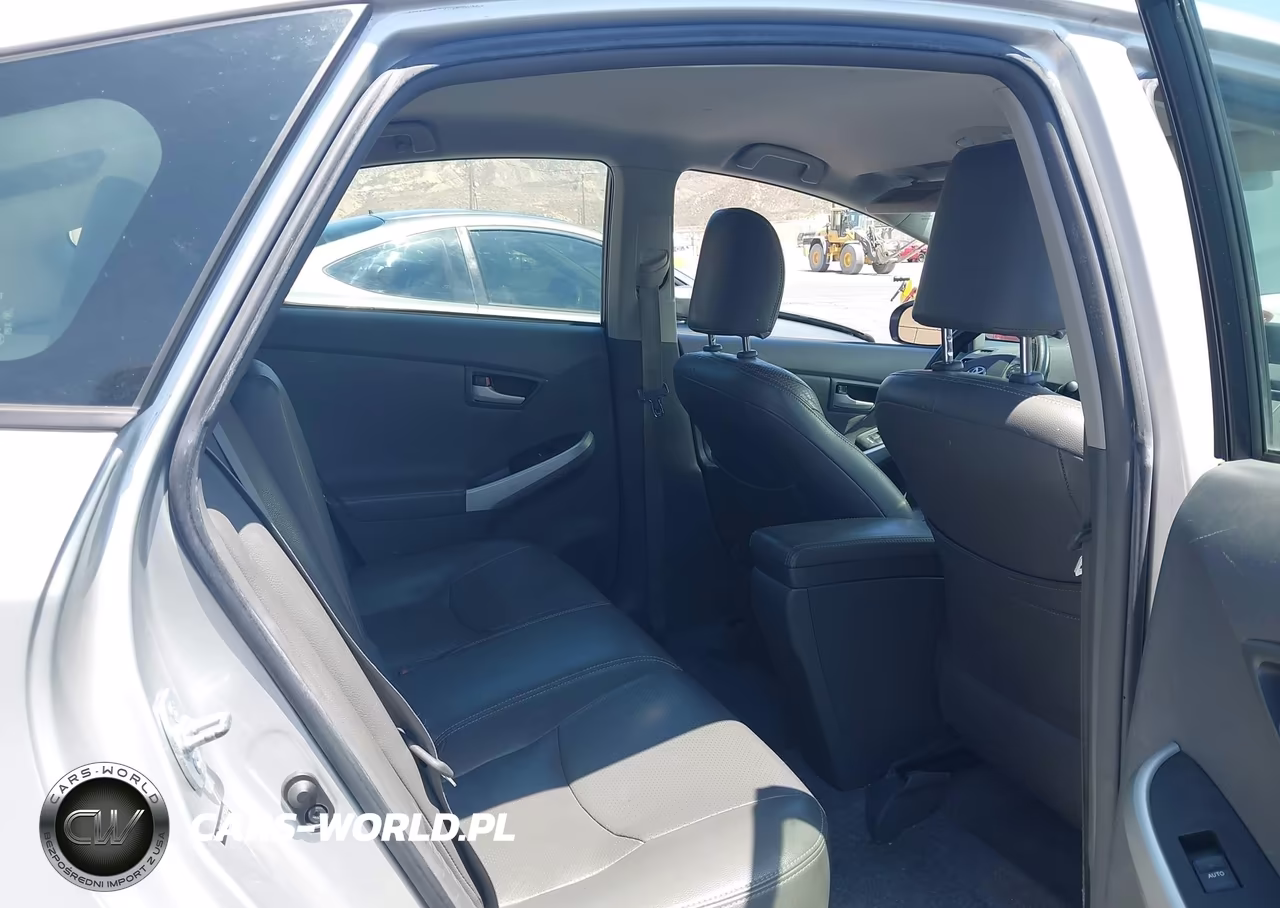 2011 Toyota Prius Two VIN:JTDKN3DU9B0250106 - 8