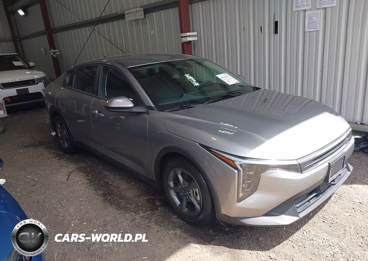 2025 Kia K4 Lxs VIN:3KPFT4DE0SE227875 - 1