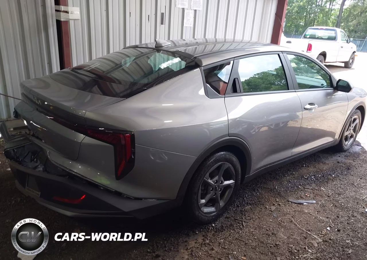 2025 Kia K4 Lxs VIN:3KPFT4DE0SE227875 - 4