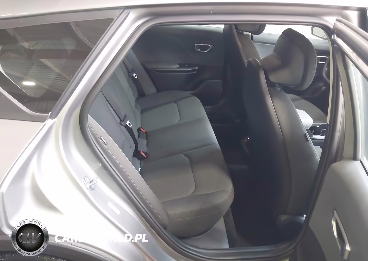 2025 Kia K4 Lxs VIN:3KPFT4DE0SE227875 - 8