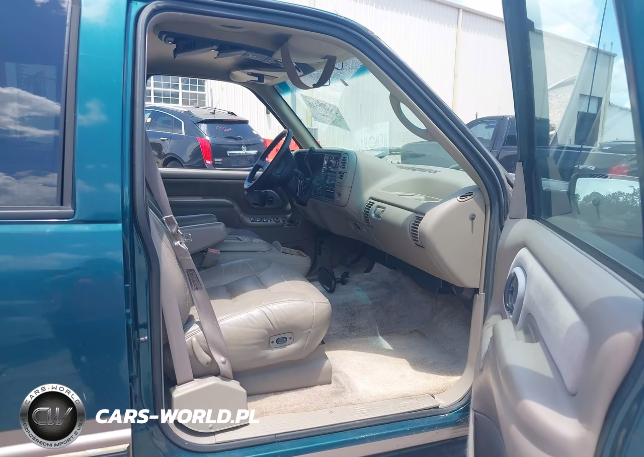 1996 Chevrolet Suburban K1500 VIN:1GNFK16RXTJ342948 - 5