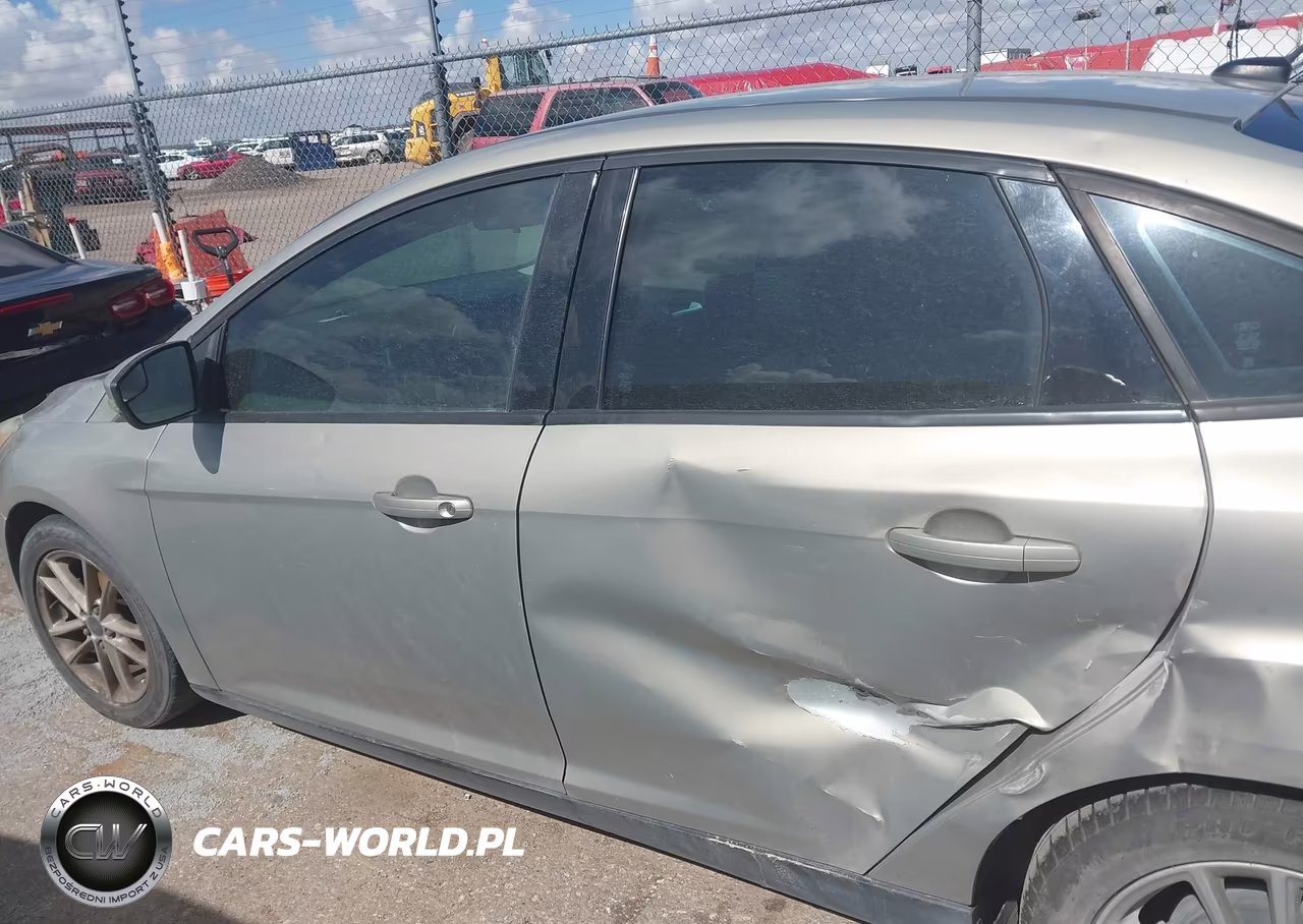2015 Ford Focus Se VIN:1FADP3F28FL261249 - 14