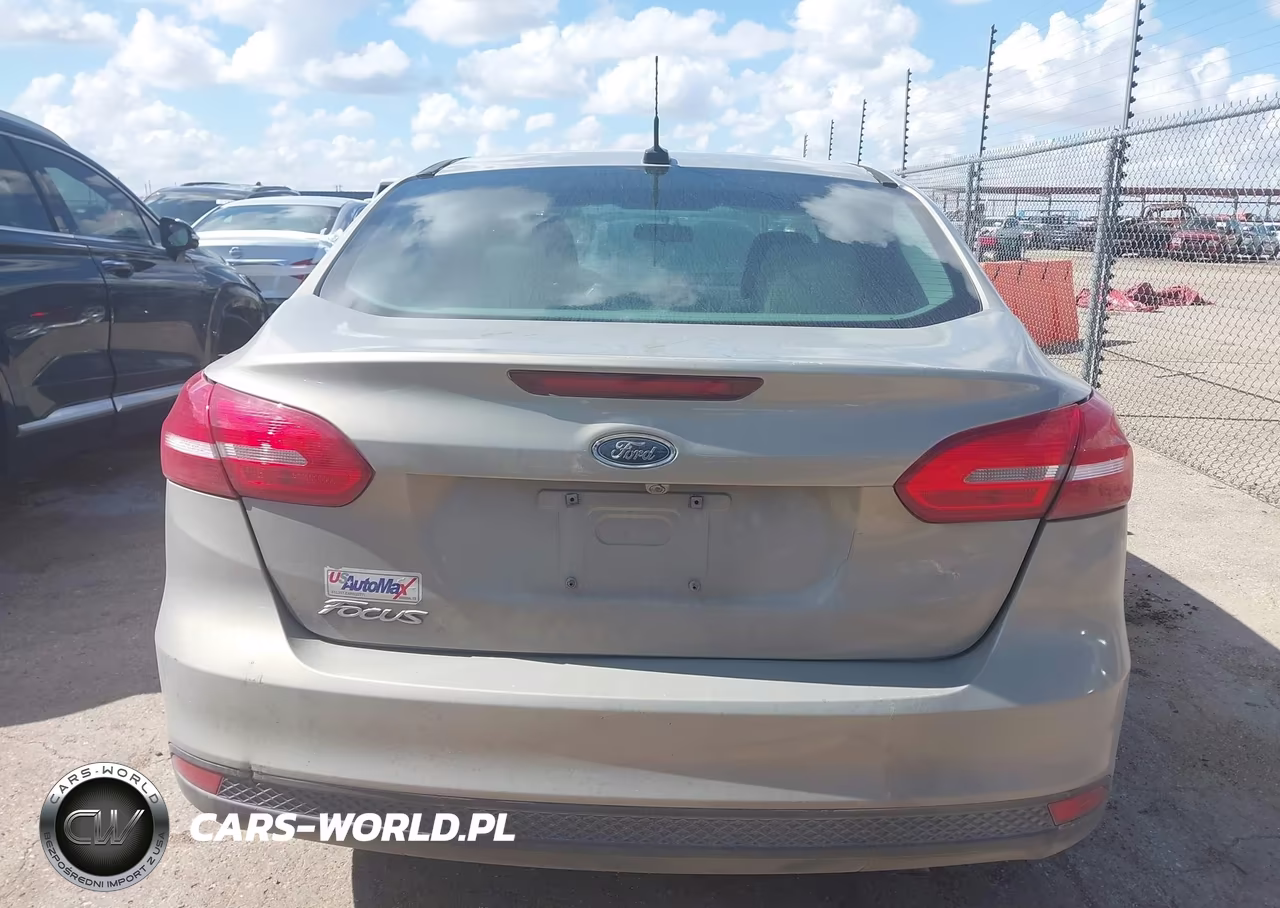 2015 Ford Focus Se VIN:1FADP3F28FL261249 - 16