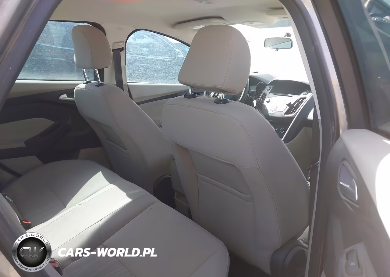 2015 Ford Focus Se VIN:1FADP3F28FL261249 - 8