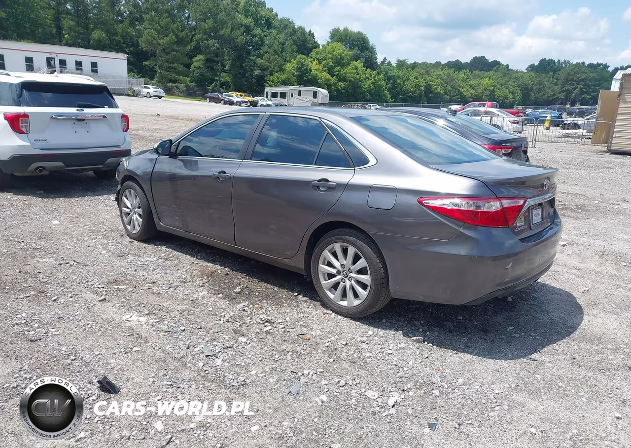 2016 Toyota Camry Se VIN:4T1BF1FK5GU226118 - 3