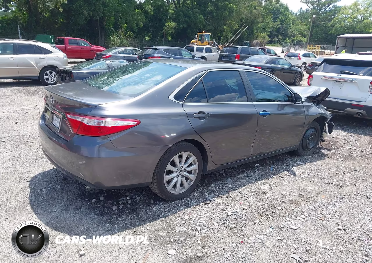 2016 Toyota Camry Se VIN:4T1BF1FK5GU226118 - 4