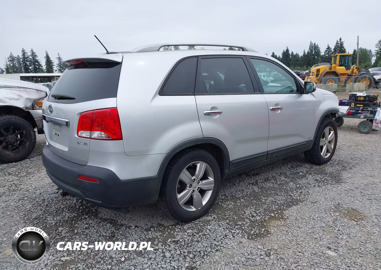 2012 Kia Sorento Ex V6 VIN:5XYKUDA26CG305649 - 4