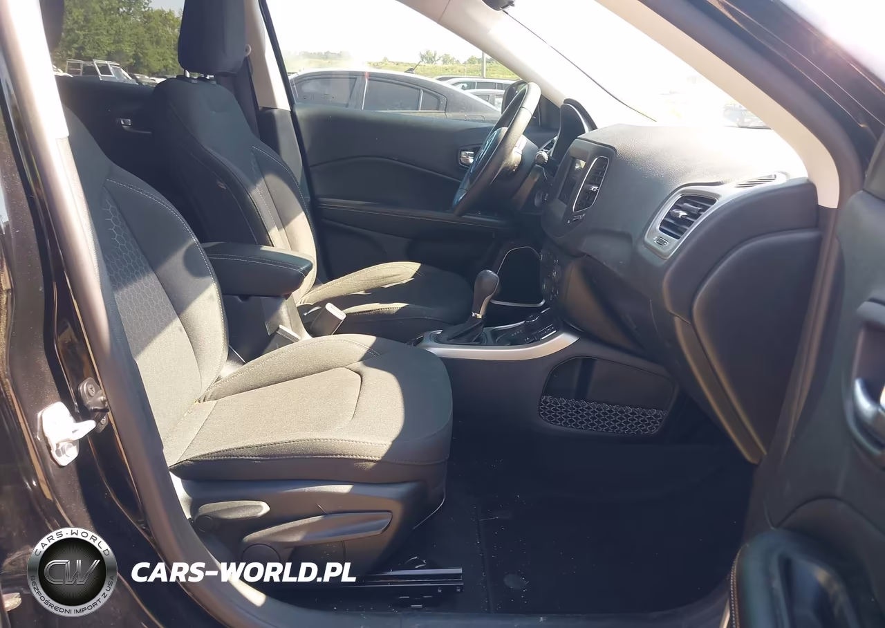 2019 Jeep Compass Sport 4X4 VIN:3C4NJDAB2KT645636 - 5