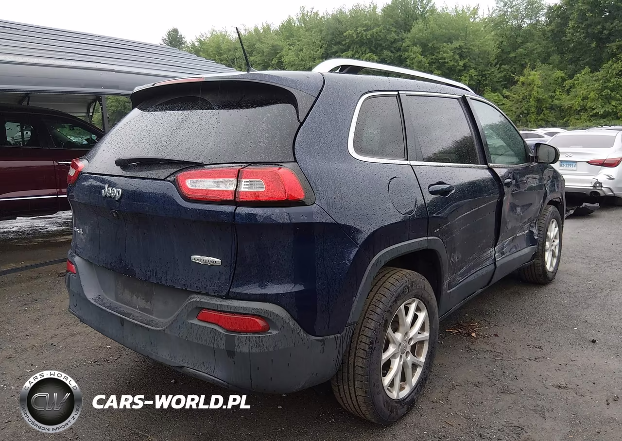 2016 Jeep Cherokee Latitude VIN:1C4PJMCB4GW338198 - 4