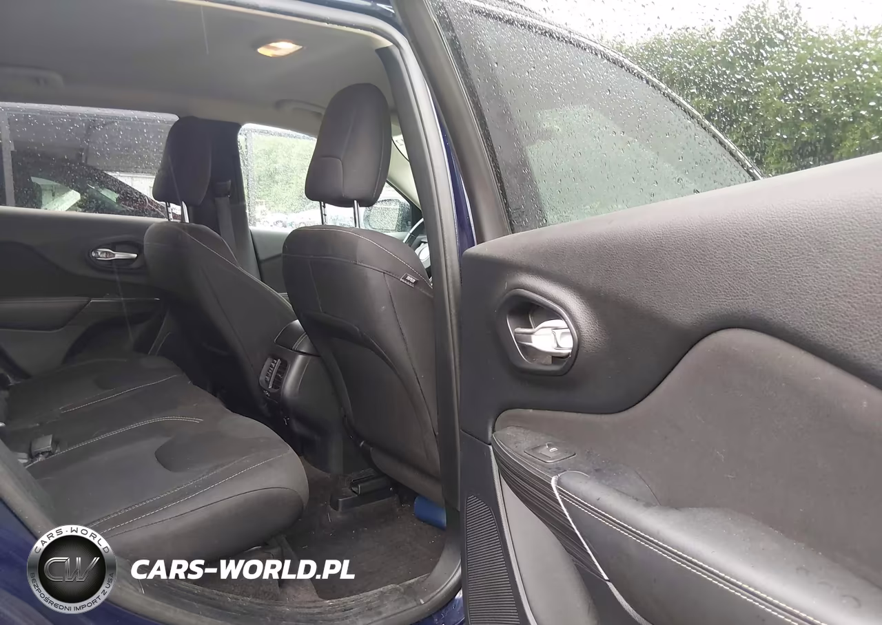 2016 Jeep Cherokee Latitude VIN:1C4PJMCB4GW338198 - 8