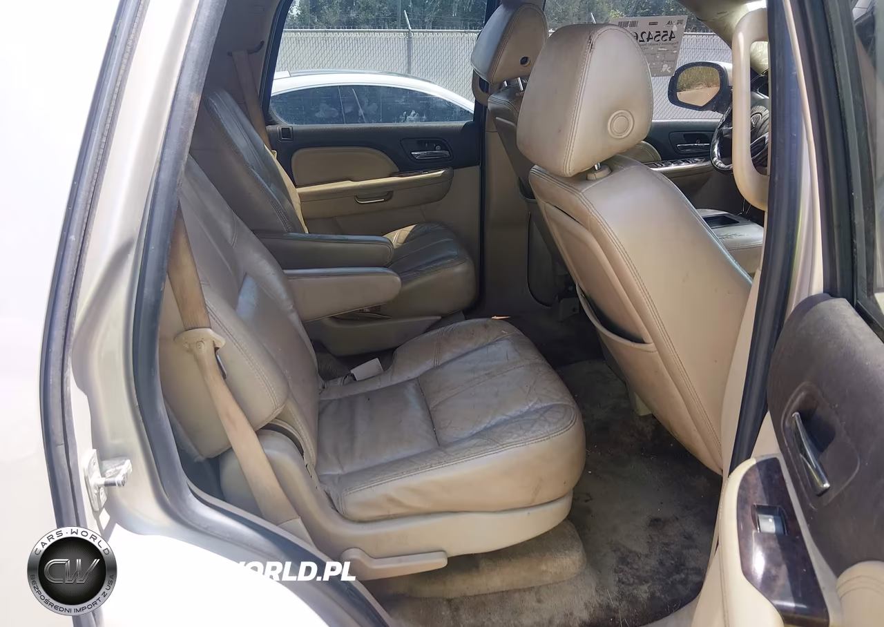 2007 GMC Yukon Denali Denali VIN:1GKFK638X7J306804 - 8