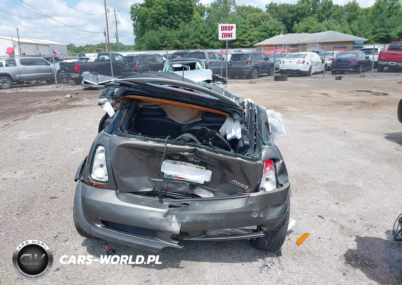 2006 Mini Cooper S VIN:WMWRE33556TJ39529 - 17
