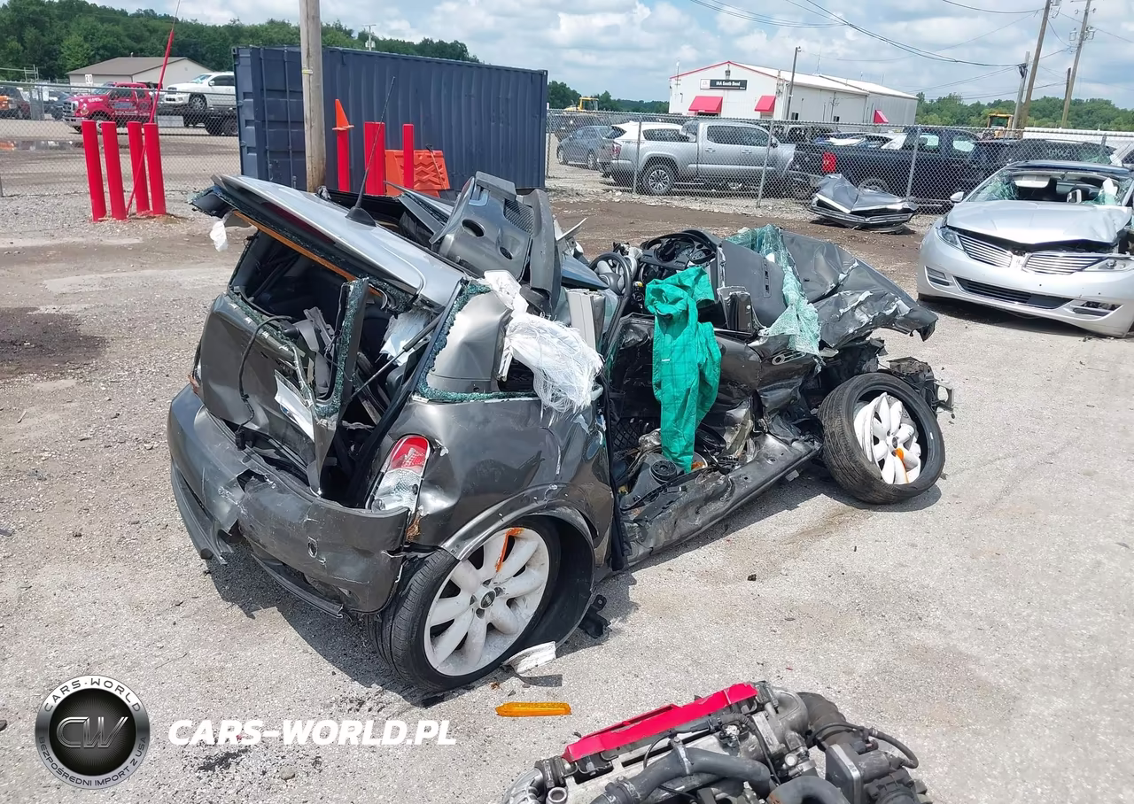2006 Mini Cooper S VIN:WMWRE33556TJ39529 - 4