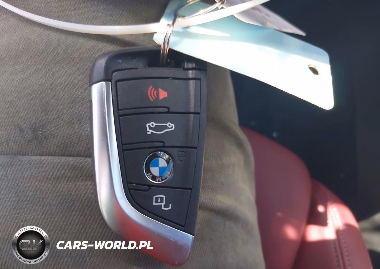 2024 BMW 330I xDrive VIN:3MW89FF09R8E03669 - 11