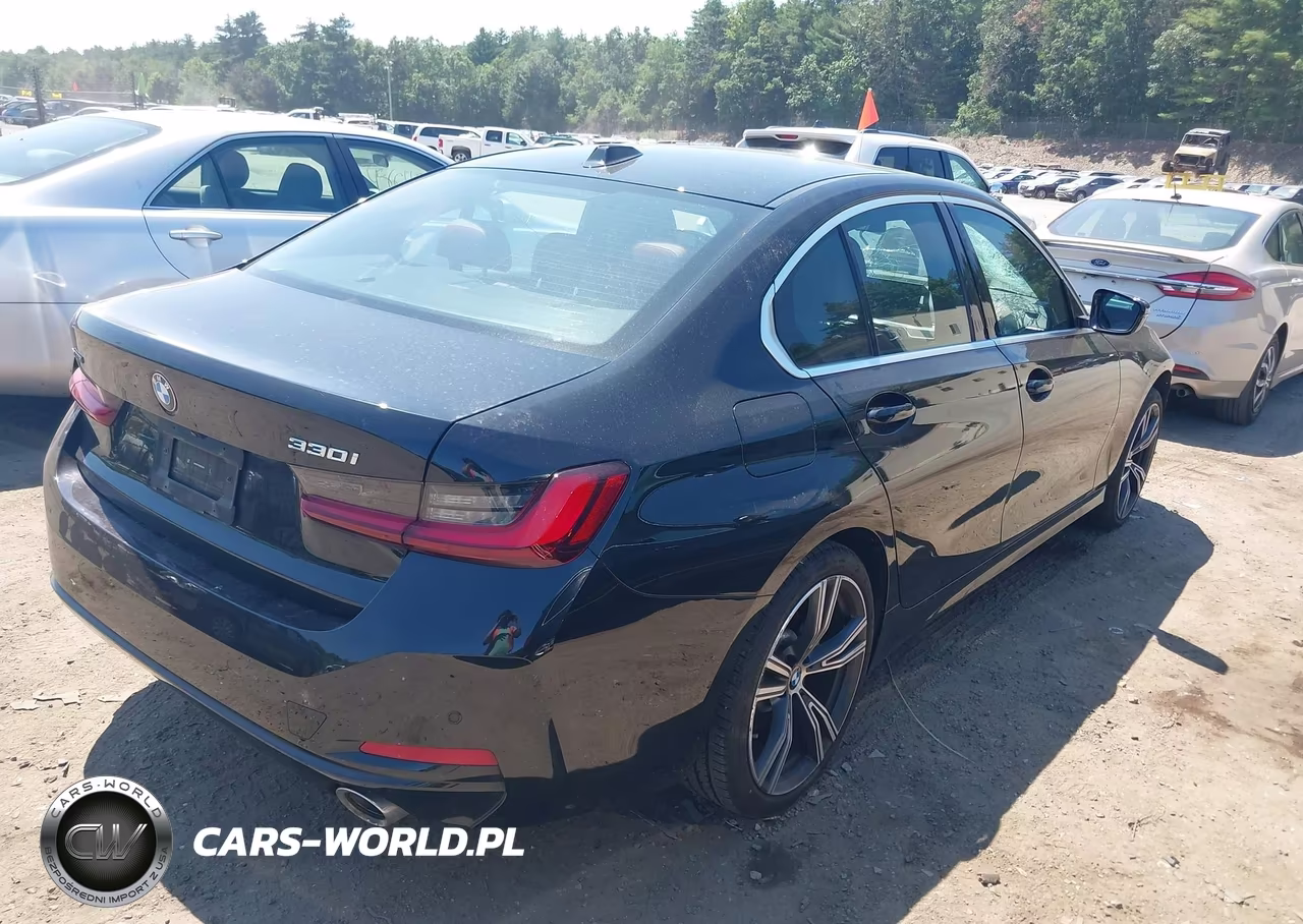 2024 BMW 330I xDrive VIN:3MW89FF09R8E03669 - 4