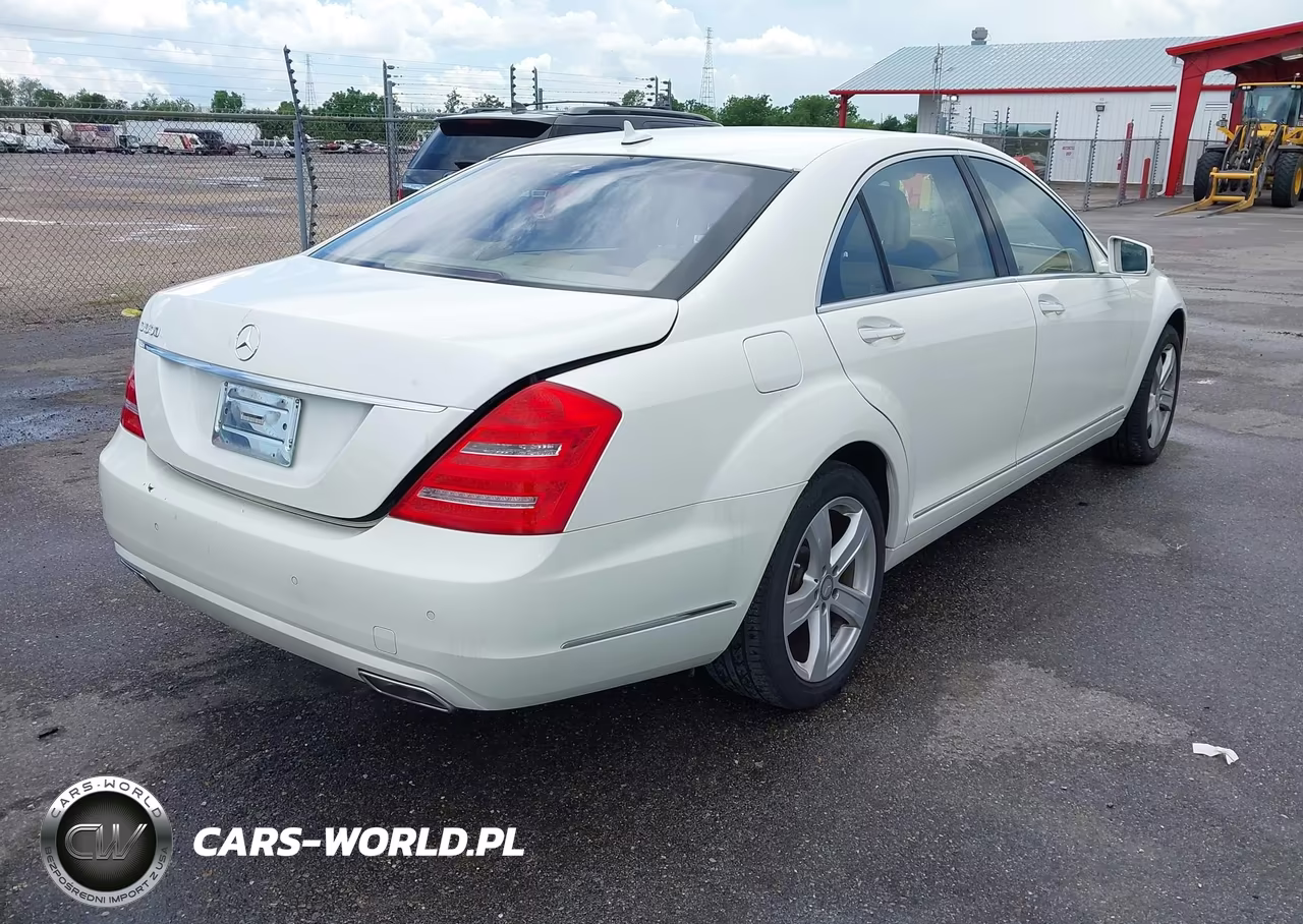 2010 Mercedes-Benz S 550 VIN:WDDNG7BB6AA314620 - 4