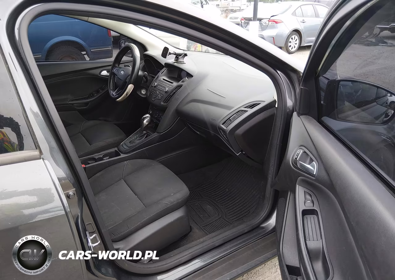 2016 Ford Focus Se VIN:1FADP3F29GL405344 - 5
