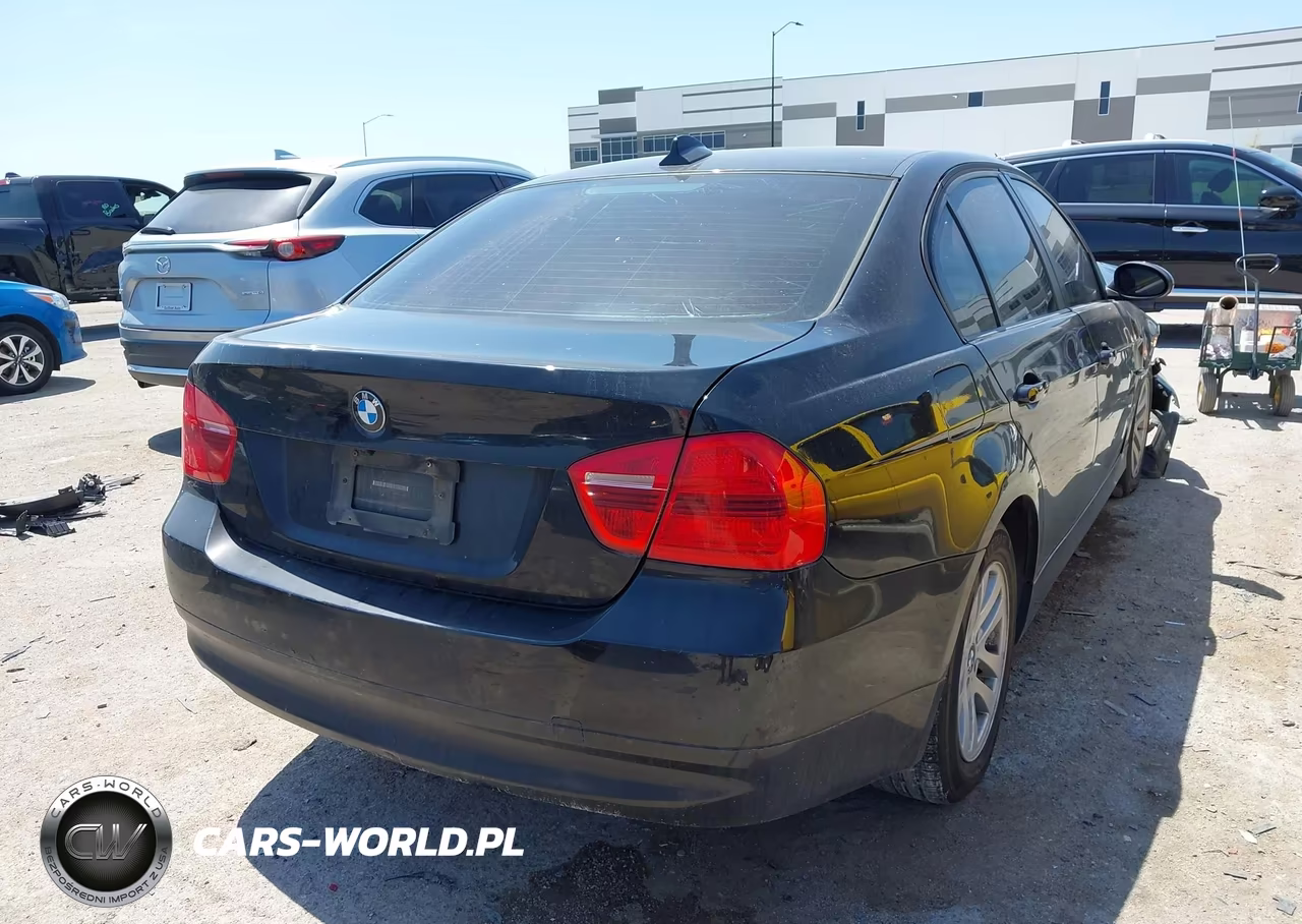 2007 BMW 328Xi VIN:WBAVC73527KP35684 - 4