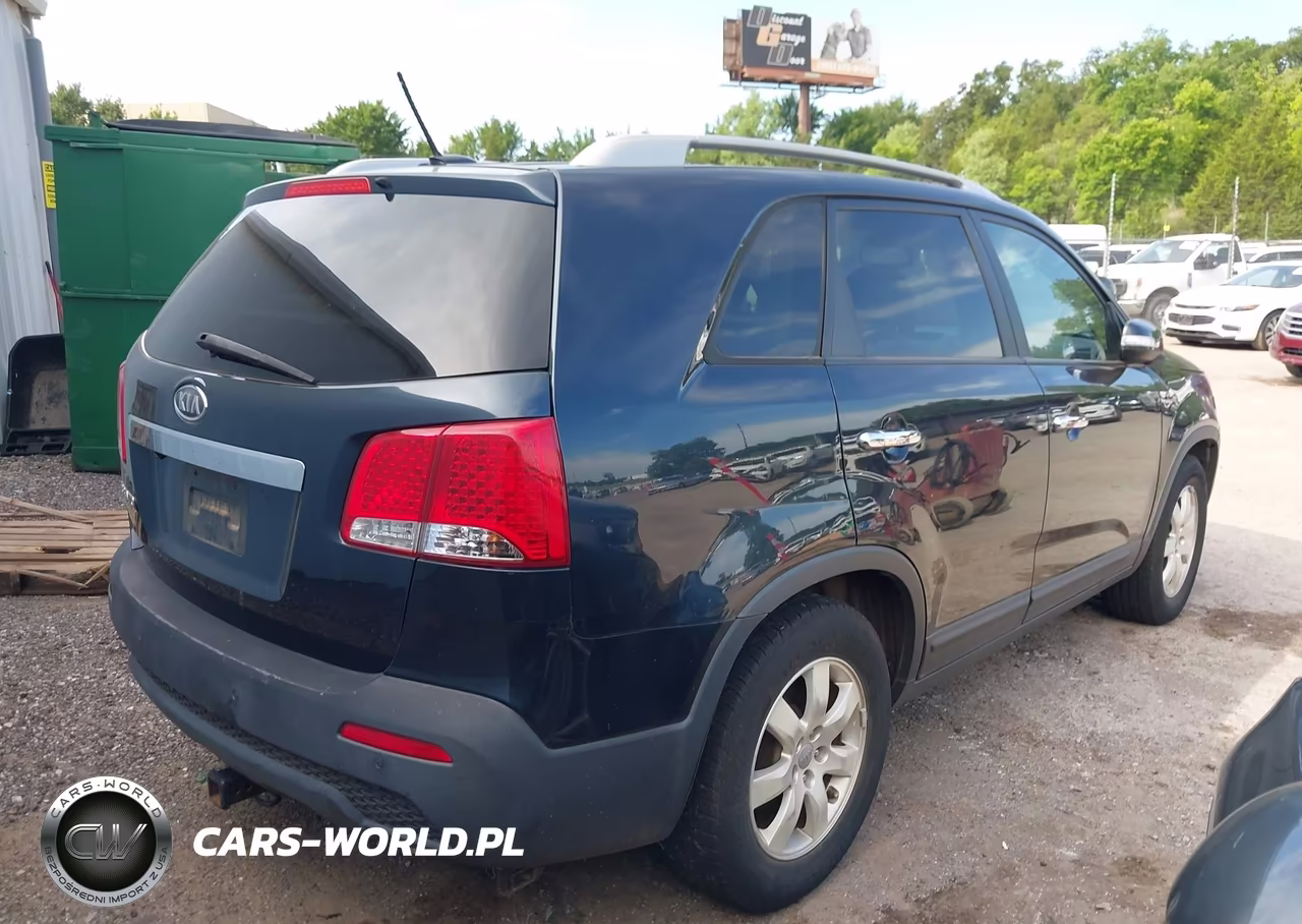 2012 Kia Sorento Lx VIN:5XYKT4A6XCG260673 - 4