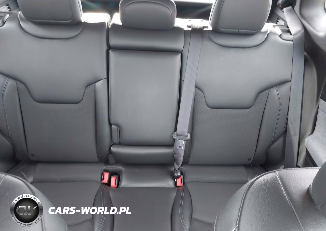 2025 Jeep Compass Latitude 4X4 VIN:3C4NJDBN0ST617374 - 19