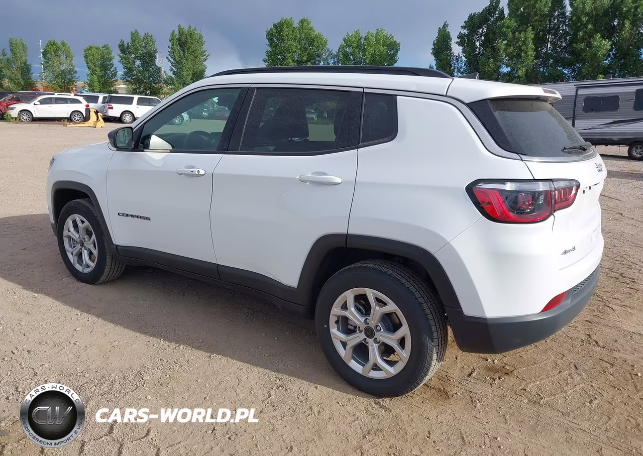 2025 Jeep Compass Latitude 4X4 VIN:3C4NJDBN0ST617374 - 3