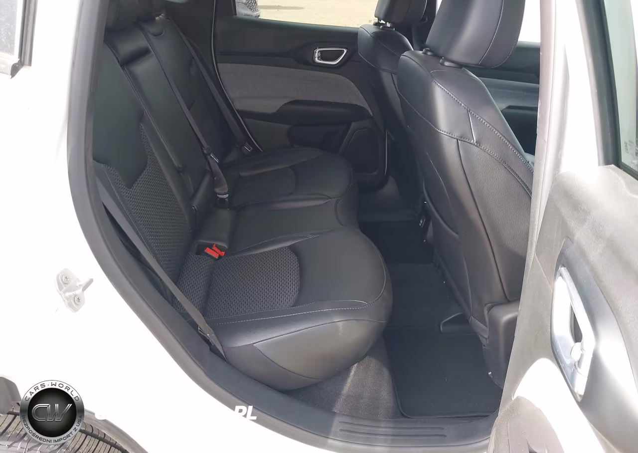 2025 Jeep Compass Latitude 4X4 VIN:3C4NJDBN0ST617374 - 8