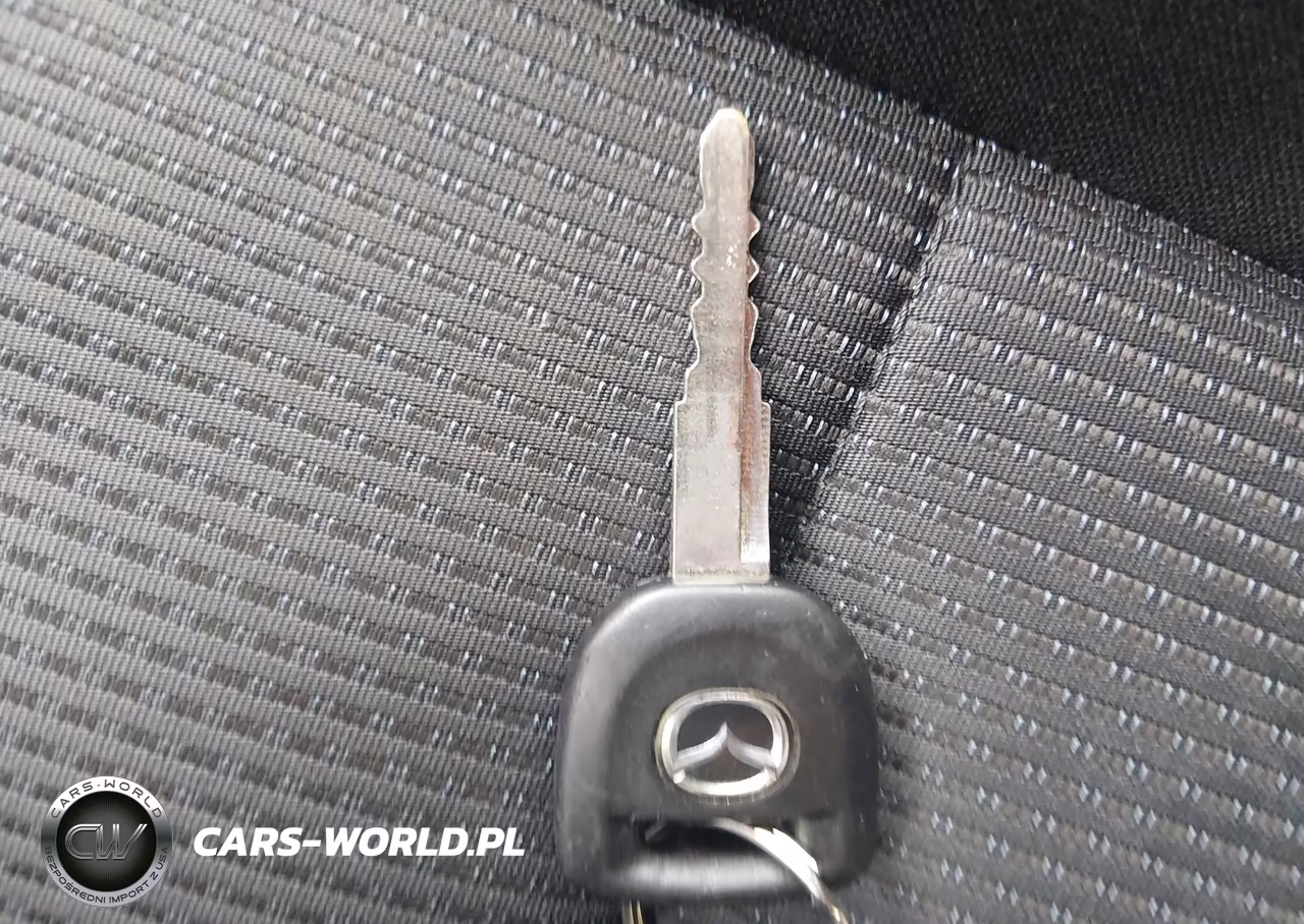 2011 Mazda Mazda3 I Sport VIN:JM1BL1UGXB1476427 - 11