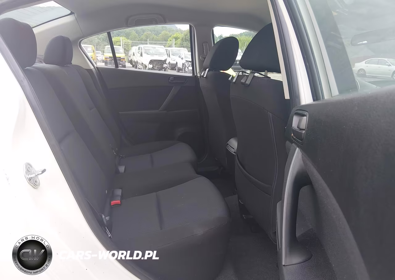 2011 Mazda Mazda3 I Sport VIN:JM1BL1UGXB1476427 - 8