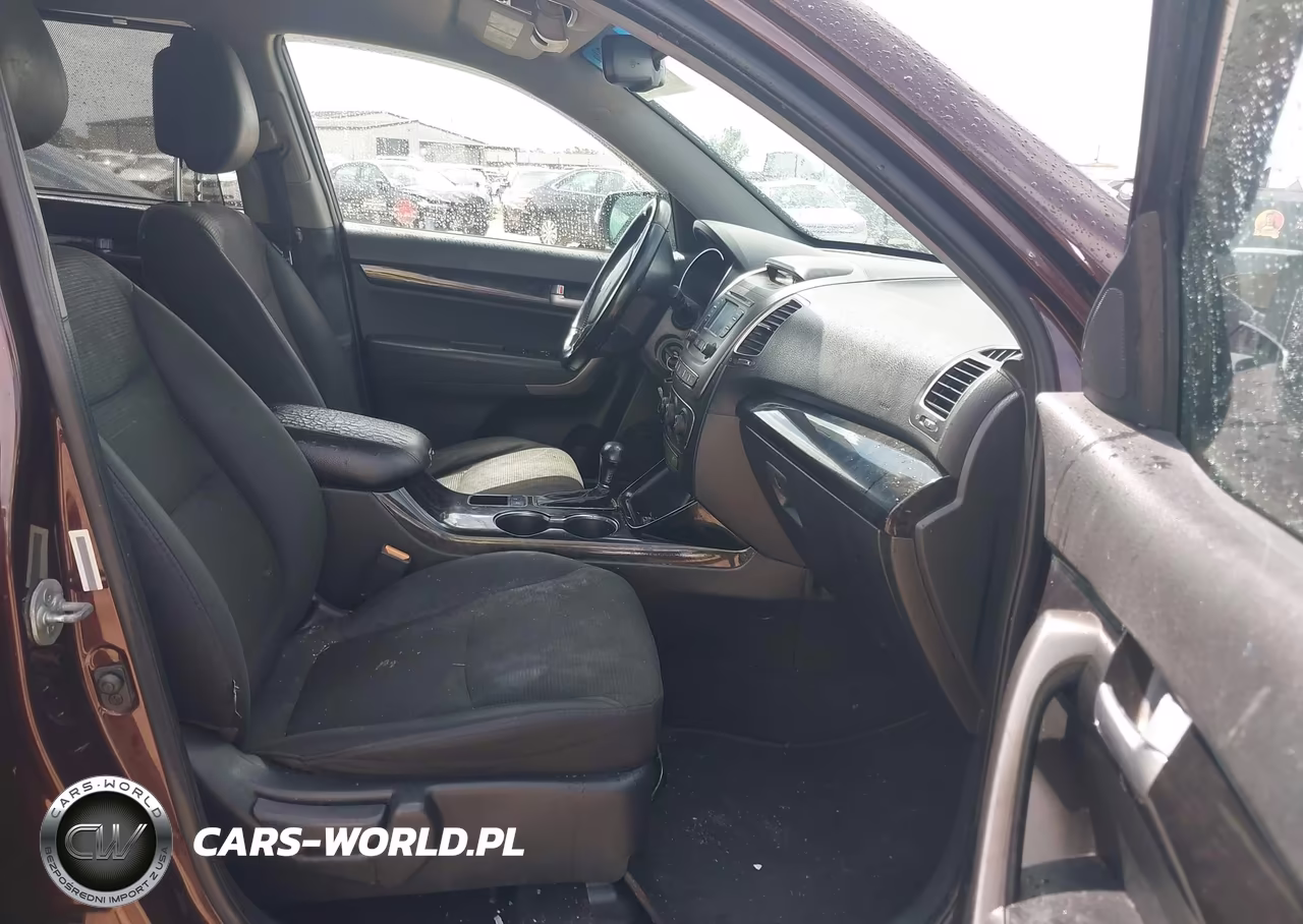 2015 Kia Sorento Lx VIN:5XYKT4A62FG658917 - 5