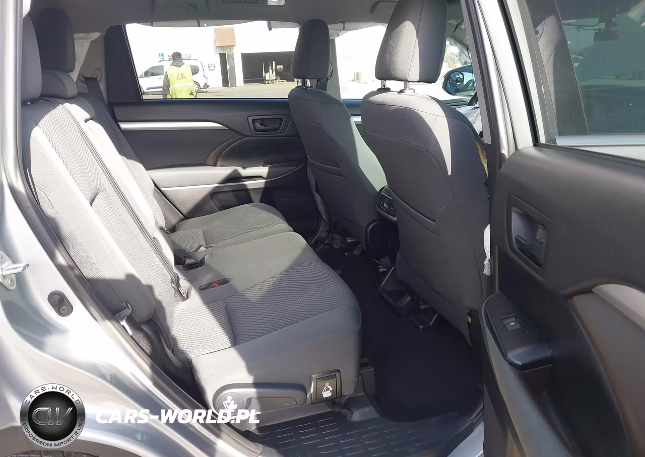 2019 Toyota Highlander Le VIN:5TDBZRFH3KS701437 - 8