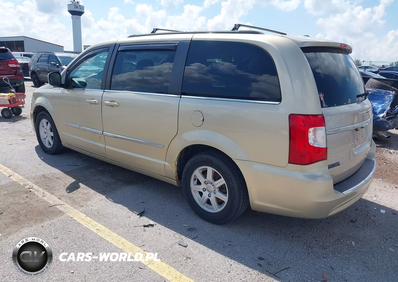 2011 Chrysler Town & Country Touring VIN:2A4RR5DG5BR747159 - 3