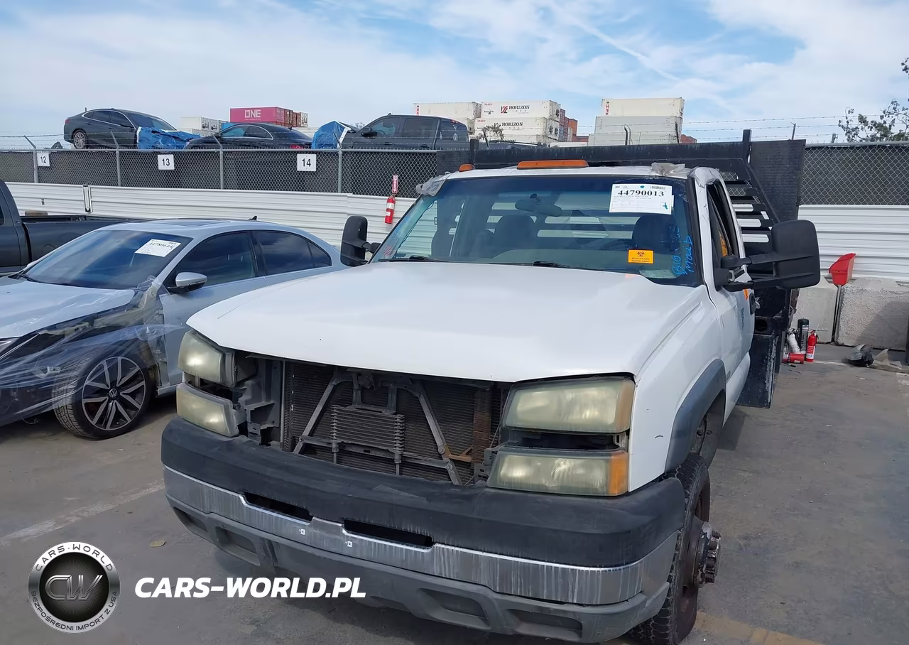 2005 Chevrolet Silverado 3500 Chassis Work Truck VIN:1GBJC34U65E244485 - 11