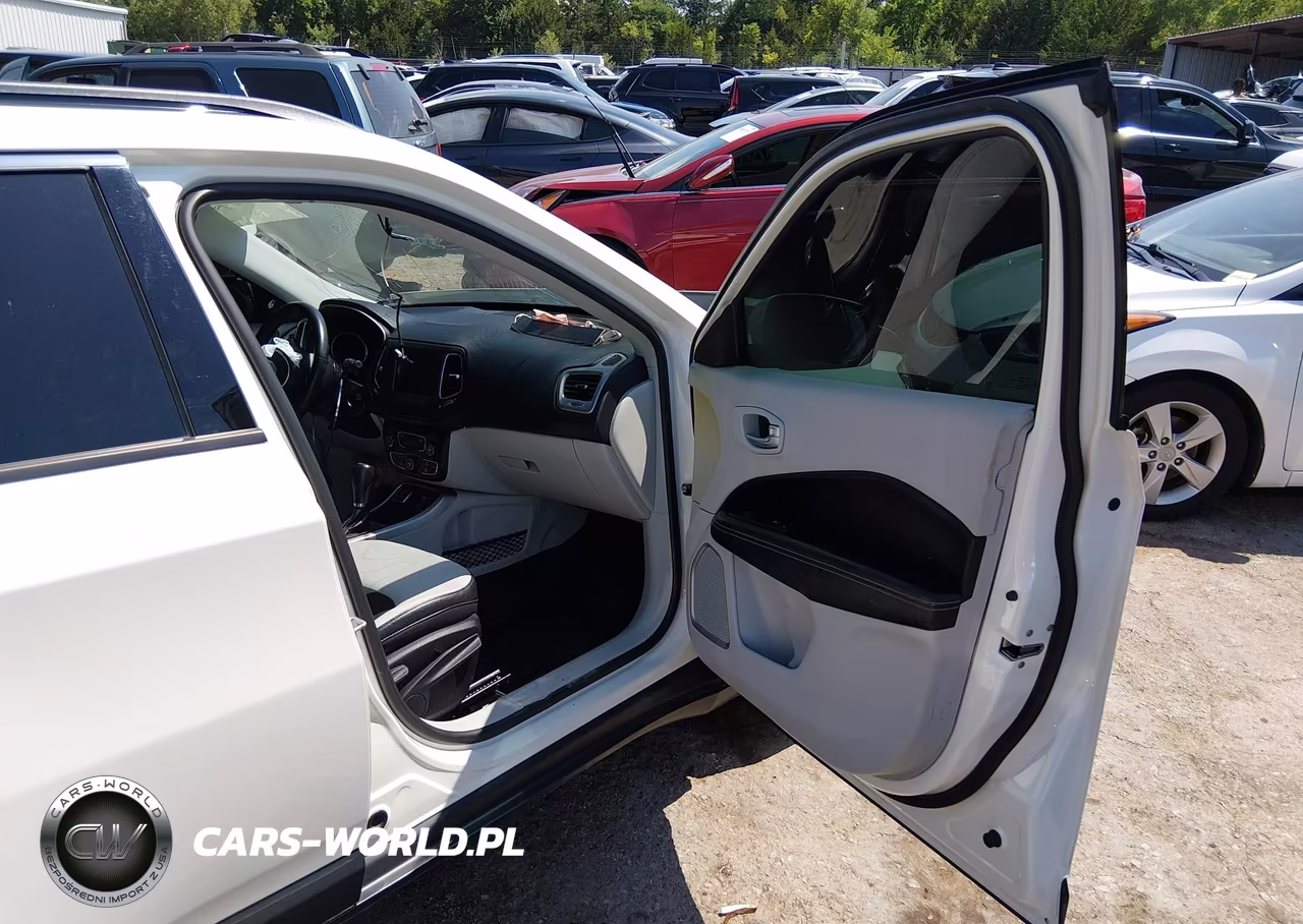 2018 Jeep Compass Sun And Wheel Fwd VIN:3C4NJCBBXJT494567 - 5